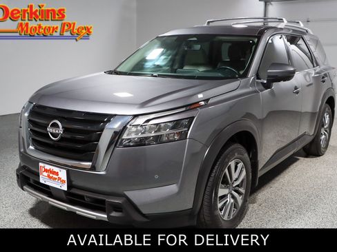 Used 2023 Nissan Pathfinder SL FWD image 1
