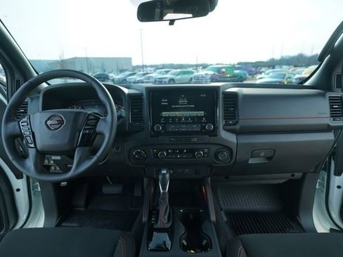 Used 2024 Nissan Frontier PRO-4X w/ Technology Package image 24