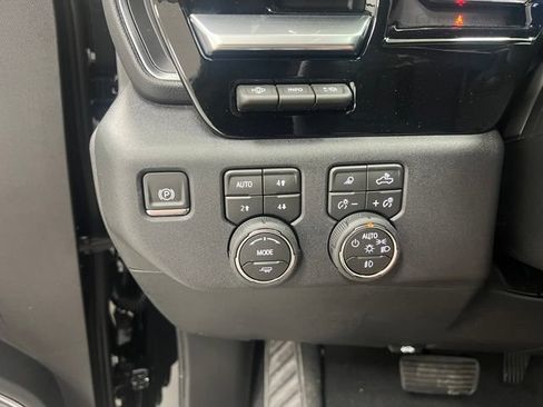 New 2026 Chevrolet Silverado 1500 High Country AWD/4WD image 13