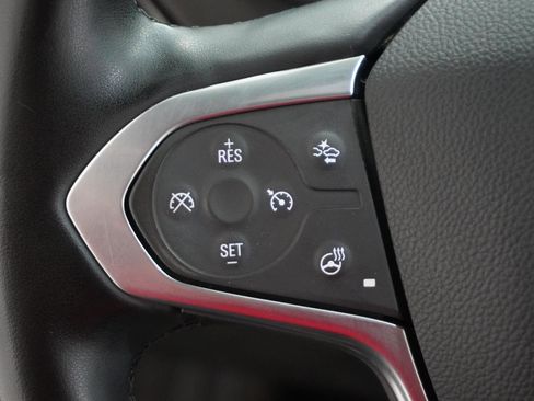 Used 2023 Chevrolet Traverse RS FWD image 24