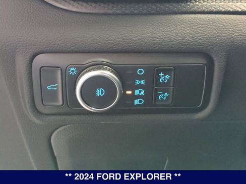 New 2024 Ford Explorer ST-Line w/ Class IV Trailer Tow Package image 19