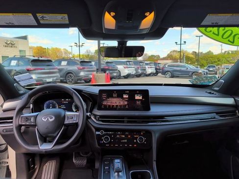 Certified 2025 INFINITI QX60 Luxe w/ Black Edition image 11