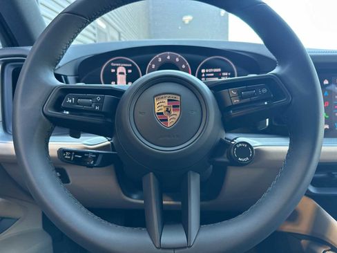 New 2025 Porsche Cayenne image 23