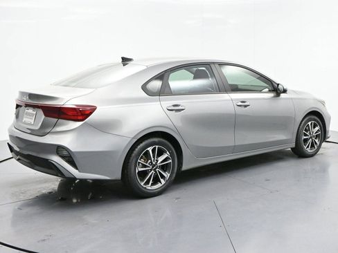 Used 2023 Kia Forte LXS FWD image 7