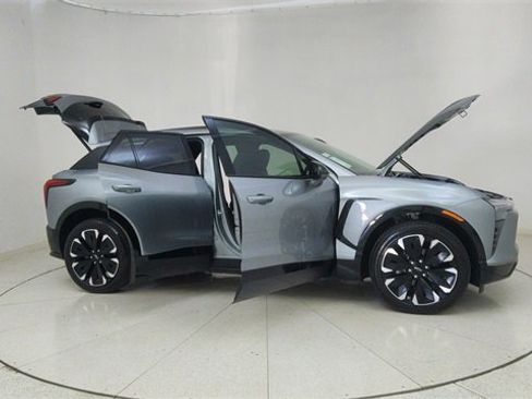 Used 2025 Chevrolet Blazer EV RS image 71