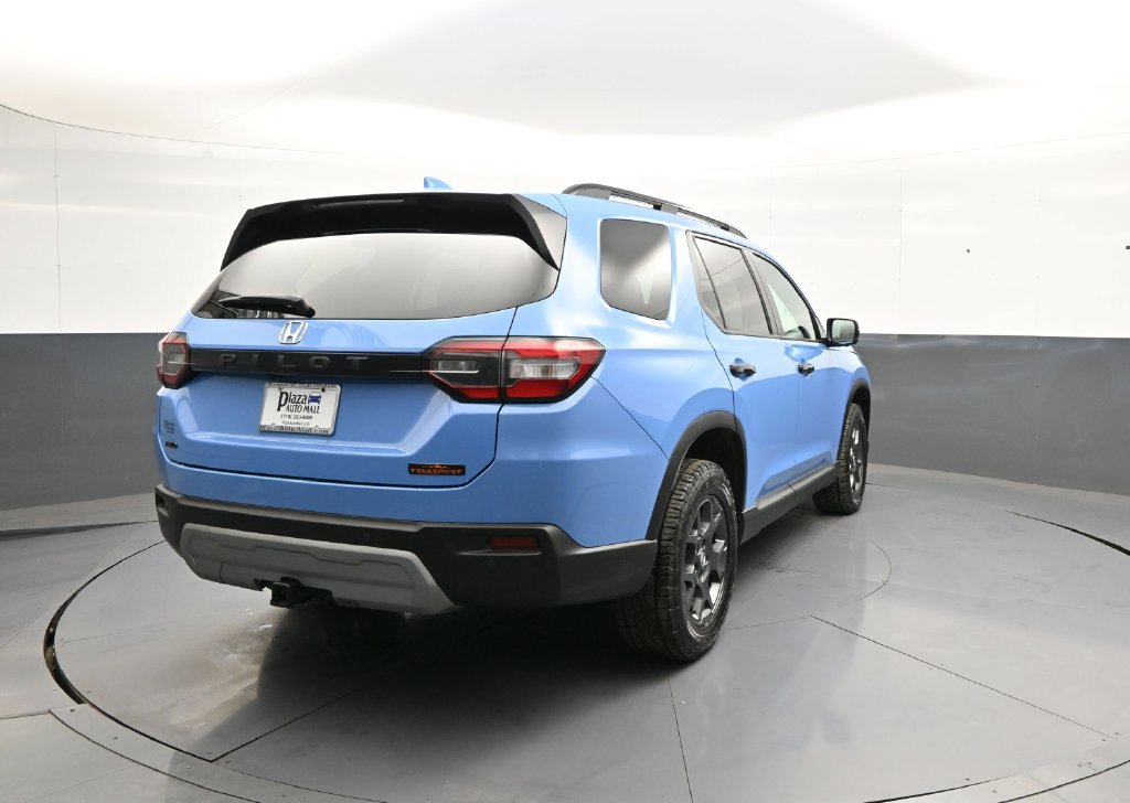 Certified 2024 Honda Pilot TrailSport image 6