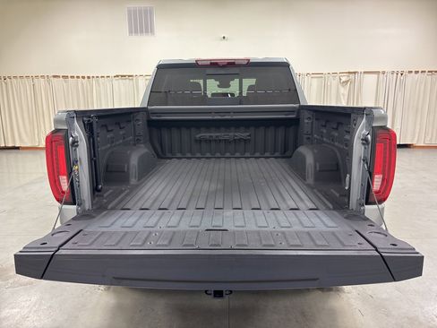 Used 2024 GMC Sierra 1500 AT4X image 9