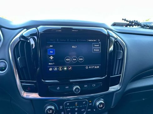 Used 2021 Chevrolet Traverse LT FWD image 17