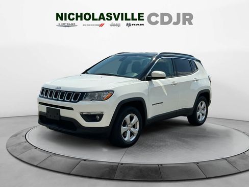 Used 2018 Jeep Compass Latitude w/ Popular Equipment Group AWD/4WD image 1