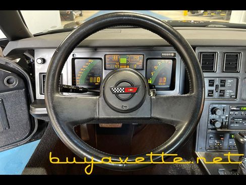 Used 1988 Chevrolet Corvette Coupe RWD image 16