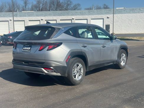 Used 2025 Hyundai Tucson SE image 7