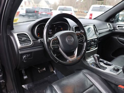 Used 2020 Jeep Grand Cherokee Limited w/ Luxury Group II image 18