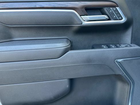 Used 2025 GMC Sierra 1500 SLT RWD image 11