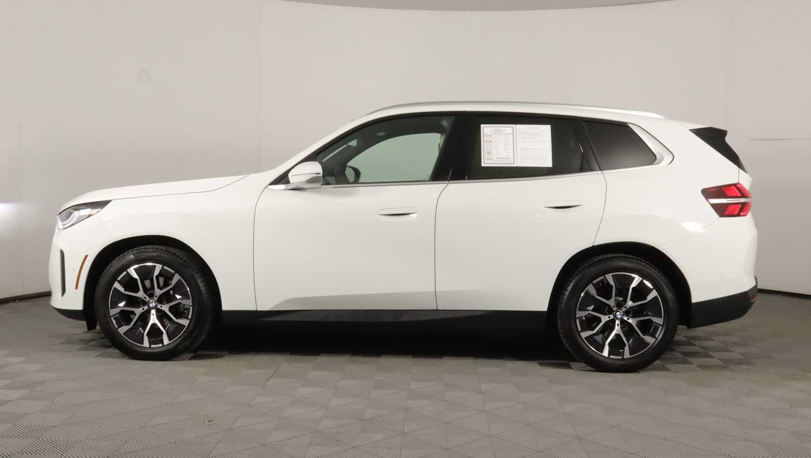Used 2025 BMW X3 xDrive30i AWD/4WD image 8