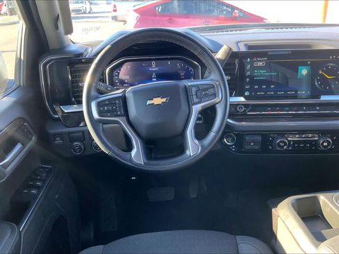 Used 2025 Chevrolet Silverado 1500 LT image 6