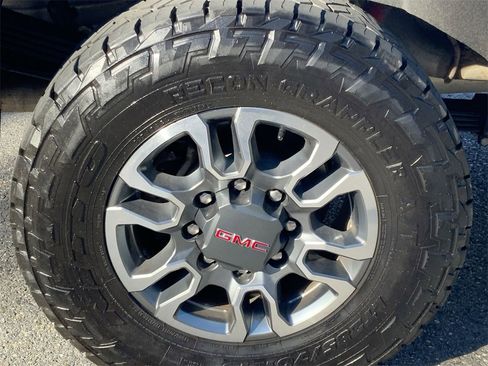 Certified 2022 GMC Sierra 2500 AT4 image 29