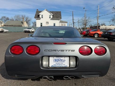 Used 2003 Chevrolet Corvette Coupe w/ Preferred Equipment Group image 9