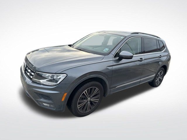 Used 2018 Volkswagen Tiguan SE w/ 18" Alloy Wheels Package FWD image 2