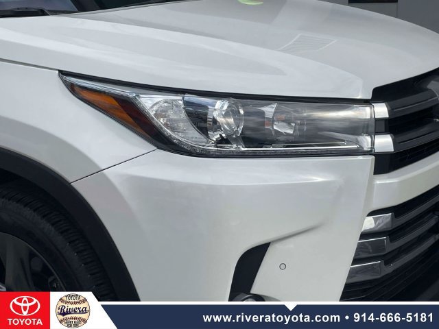 Used 2018 Toyota Highlander Limited Platinum AWD/4WD image 10