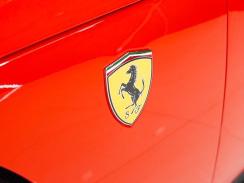 Used 2023 Ferrari Purosangue image 19