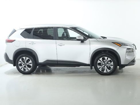 Used 2023 Nissan Rogue SV w/ SV Premium Package image 11