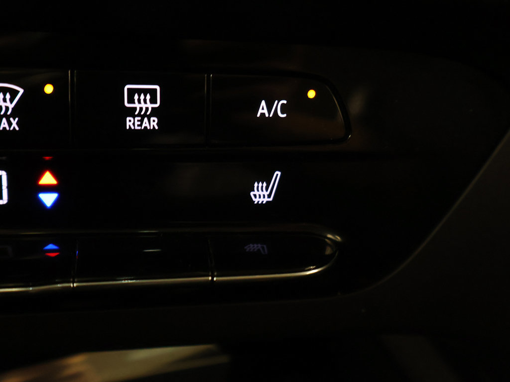 Used 2023 Buick Envision Essence FWD image 48