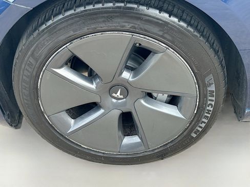 Used 2019 Tesla Model 3 Standard Range Plus RWD image 28
