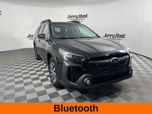 Used 2024 Subaru Outback Premium image 6