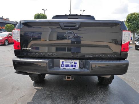 Used 2019 Nissan Titan SV w/ SV Convenience Package AWD/4WD image 6