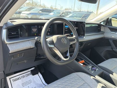 Used 2025 Volkswagen Tiguan S image 10