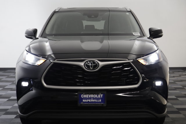 Used 2023 Toyota Highlander XLE AWD/4WD image 23