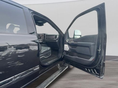 Used 2025 Ford F250 Platinum image 23