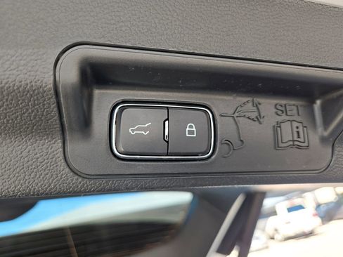 Used 2023 Ford Explorer ST-Line w/ Class IV Trailer Tow Package image 32