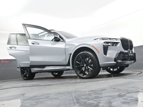 Used 2025 BMW X7 M60i AWD/4WD image 51