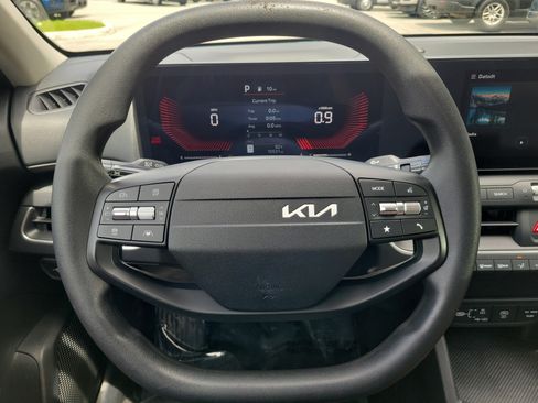 Used 2025 Kia K4 FWD image 19