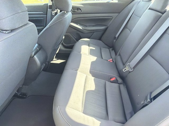 Used 2025 Nissan Altima 2.5 SV FWD image 22