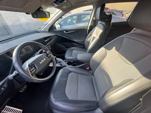 Certified 2023 Kia Niro EX Touring FWD image 6