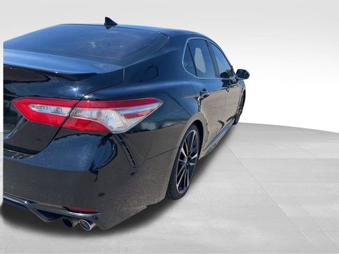 Used 2019 Toyota Camry SE w/ Carpet Mat Package FWD image 6