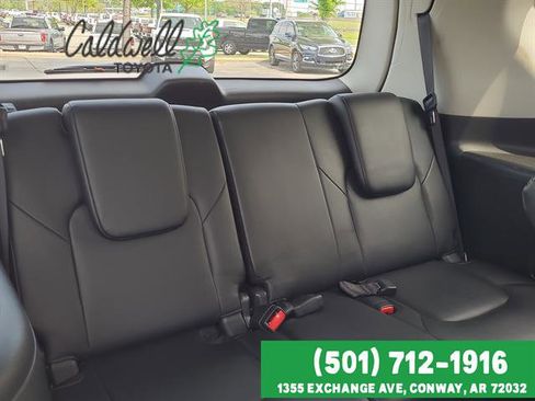 Used 2024 Nissan Armada SL image 18