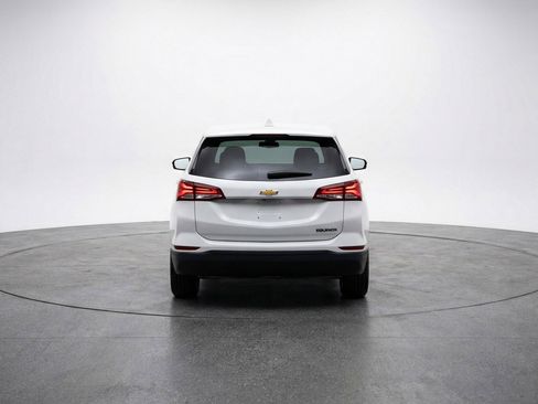 Used 2025 Chevrolet Equinox LT image 7