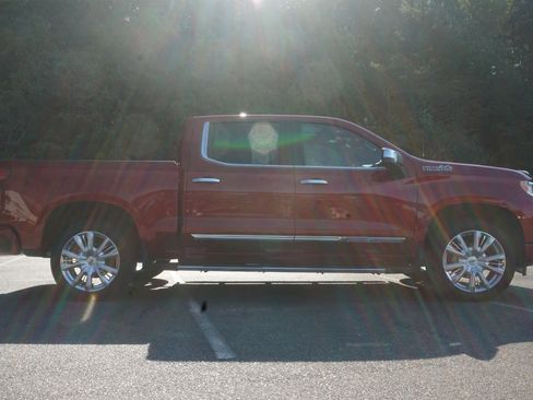 Used 2023 Chevrolet Silverado 1500 High Country w/ High Country Premium Package image 10