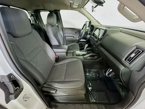 Used 2025 Nissan Frontier S w/ S Utility Package image 12