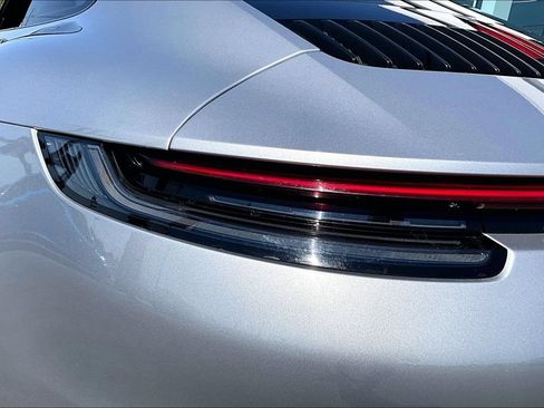 Used 2021 Porsche 911 Carrera RWD image 39