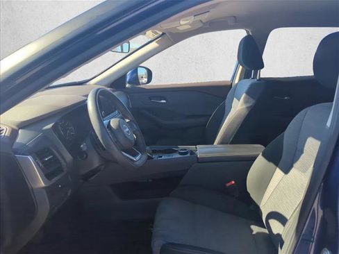 Used 2023 Nissan Rogue SV image 16
