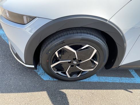 Certified 2024 Hyundai Ioniq 5 SE RWD image 9