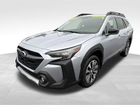 Certified 2025 Subaru Outback Limited AWD/4WD image 3