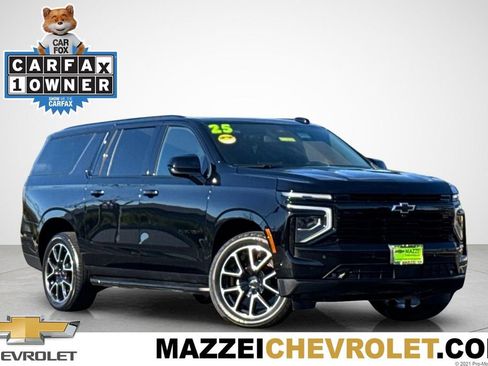 Used 2025 Chevrolet Suburban RST image 1
