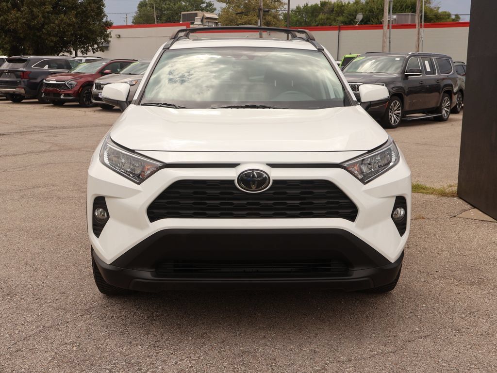 Used 2020 Toyota RAV4 XLE Premium FWD image 2