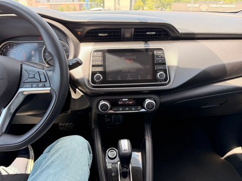 Used 2019 Nissan Kicks SV FWD image 22