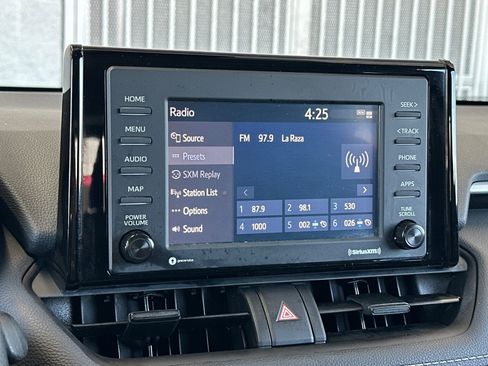 Used 2021 Toyota RAV4 LE AWD/4WD image 17